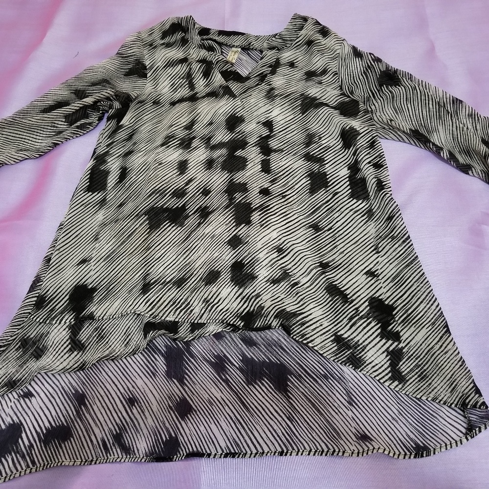 Black/white patterned tunic dress